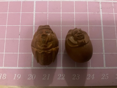 Vintage carved nut beads - x,