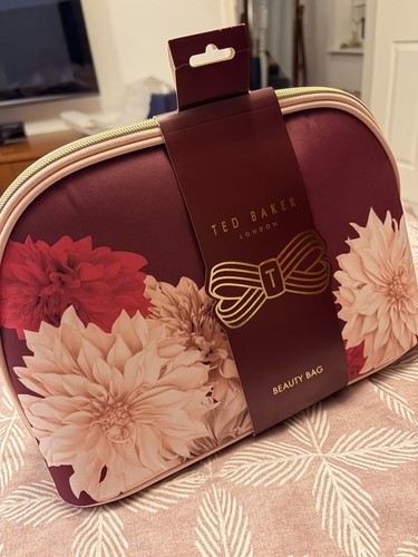 Ted baker large - beauty,, make