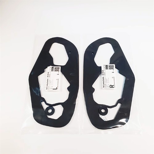 Rear tail light seal - rear,
