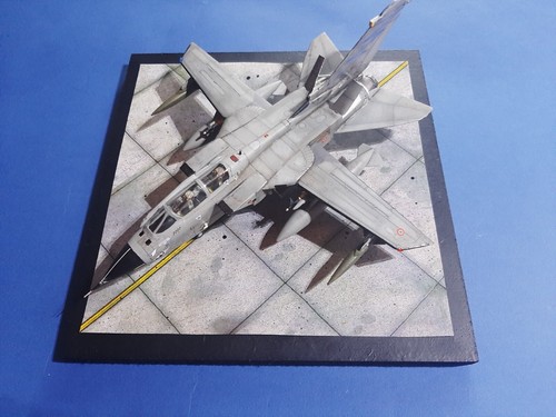 Modern airfield section - 1/72,