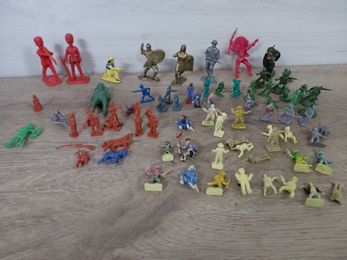 Plastic toy soldiers various