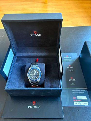 Tudor black bay - 41mm, w