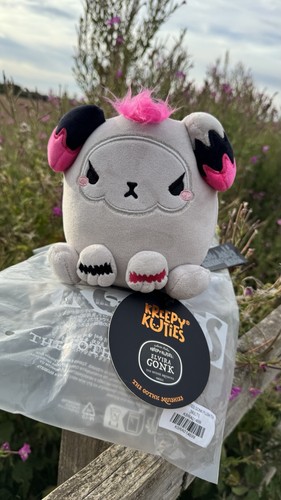 Cute kreeptures kreepy - 🩶,