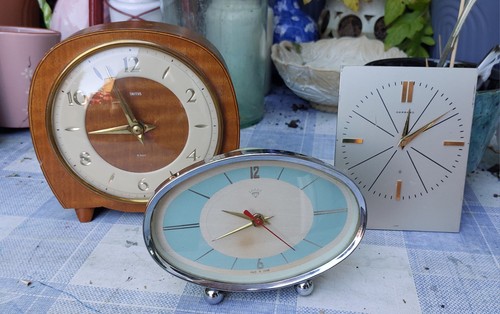 Vintage clocks untested - clocks,