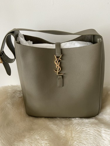 Saint laurent a 7 - (ysl), 5