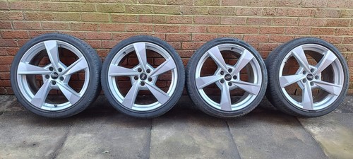 Genuine audi line - b9,