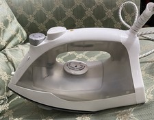 Steam Iron 1200W with Non-Stick Soleplate
