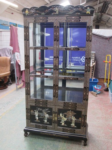 Black lacquered oriental - black,