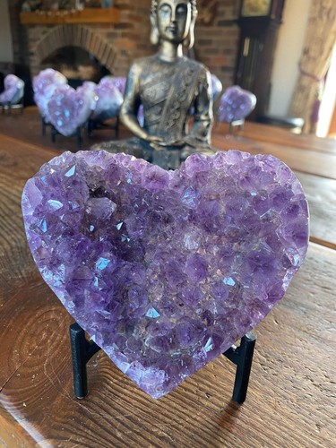 Amethyst heart stand 5 - heart, on