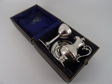 GEORGE V SOLID SILVER THREE PIECE TRAVELLING COMMUNION SET  LONDON 1919 CASED