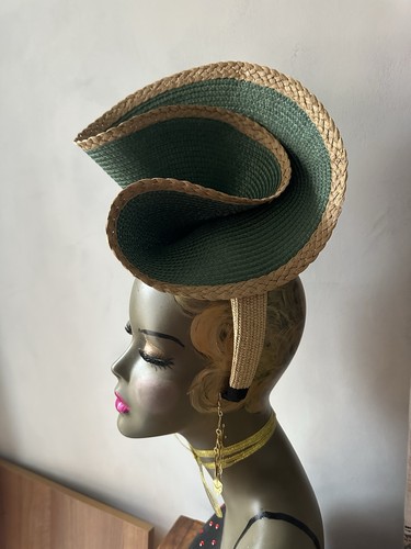 Green and beige - green,