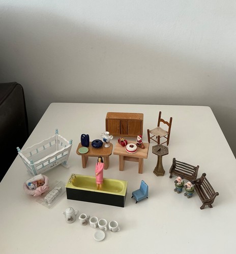 Job lot dolls house - , furniture