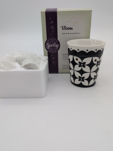 Scentsy warmer bloom - plug, in
