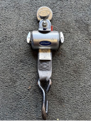 Q-Straint retractable