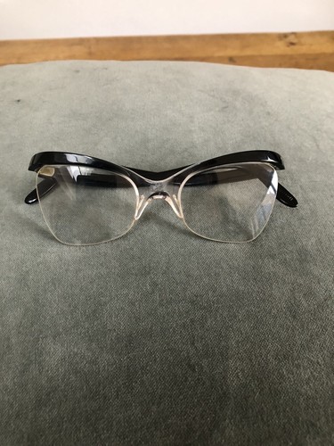 Vintage cats eye spectacle - cats,