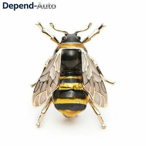 Realistic bumble bee lapel - bumble,