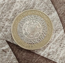 1997 QUEEN WITH NECKLACE £2