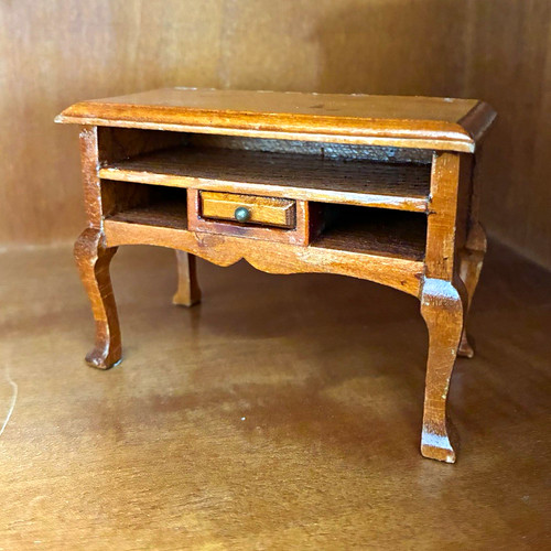 Brown wooden dollhouse - wooden, study