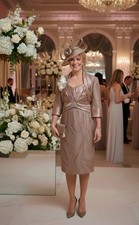 Ladies Weddimg Outfit Mother