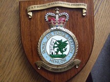 VINTAGE WALL PLAQUE ROYAL AIR