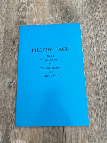 Pillow lace book torchon - pillow,