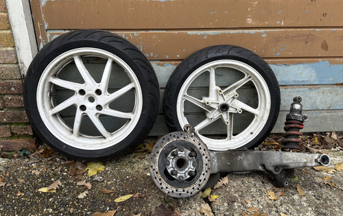 Honda vfr750 rear wheel - rear,