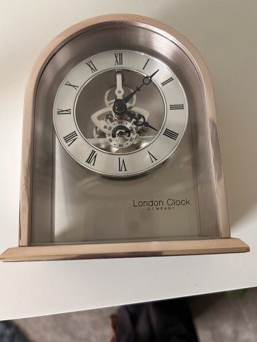 London clock arch - arch, top