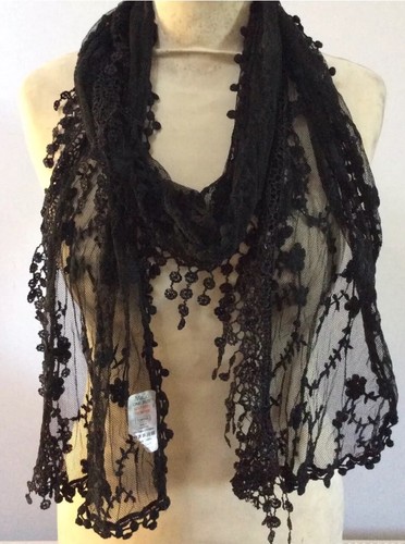 Pretty black lace neck - pretty,