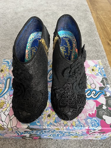 Irregular choice black cheeky - irregular,