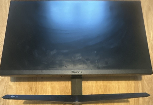 Ultragear va lcd - 24",