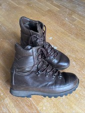 Altberg defender boots size 7M   #R4