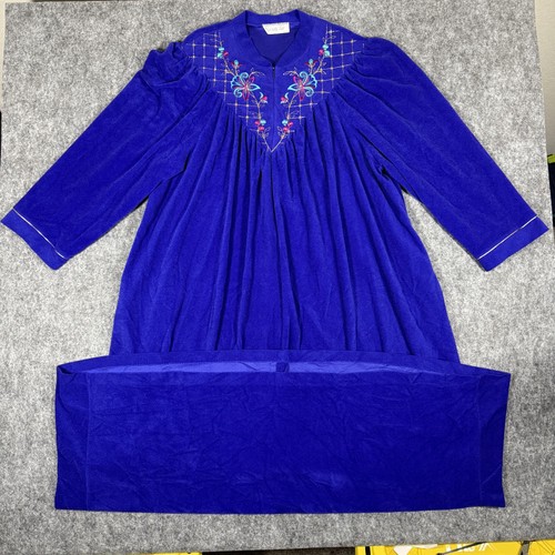 Vintage vanity fair - vanity, robe