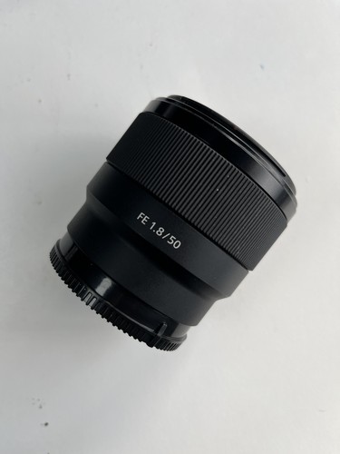 Sony 50mm e - f1.8, auto