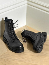 RUSSELL & BROMLEY Combat 8