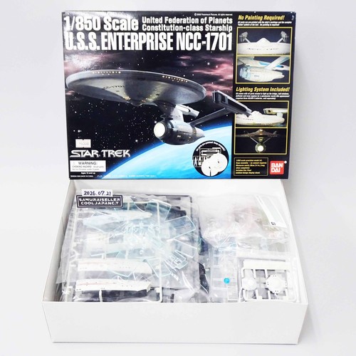 Bandai star trek 850 uss - trek, 1/850