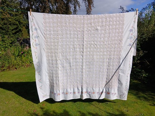 Bedspread vintage embroidered - bedspread,
