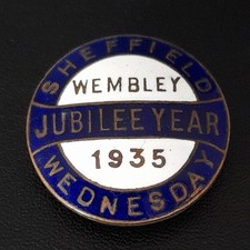 Original 1935 "SHEFFIELD WENSDAY" Wembley FA CUP Final Enamel Button Hole Badge