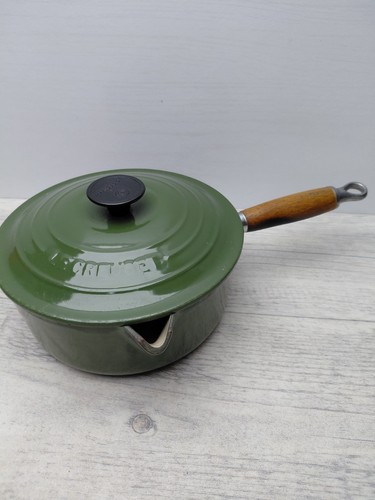Creuset cast iron enamel - le,
