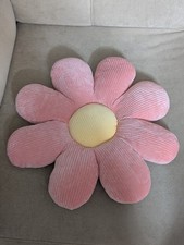 Daisy Shaped Floral Flower