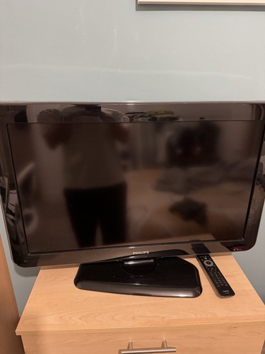 Phillips lcd tv - tv,
