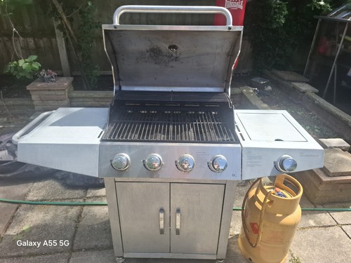 Gas bbq with - bbq, burner