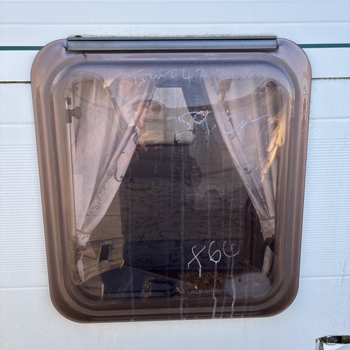 Lunar swift caravan window - lunar/, swift/