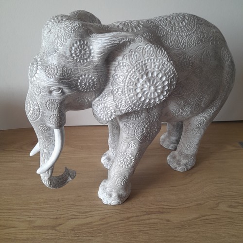 Cadence white elephant resin - cadence,