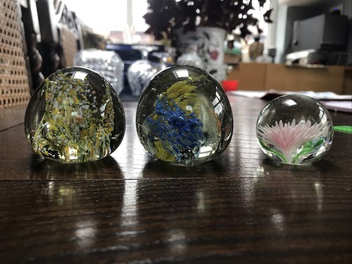 Vintage art glass paperweight - art,