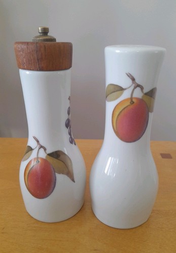 Royal worcester evesham salt - royal,