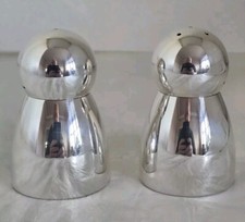 Sterling silver Salt and Pepper Pots. Sheffield 2000. By Carr's Of Sheffield. 
