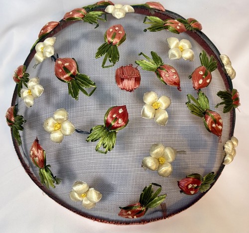 Vintage strawberry raffia - vintage,