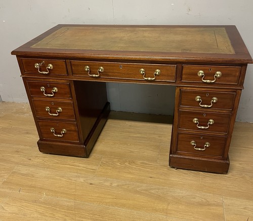 Edwardian mahogany pedestal