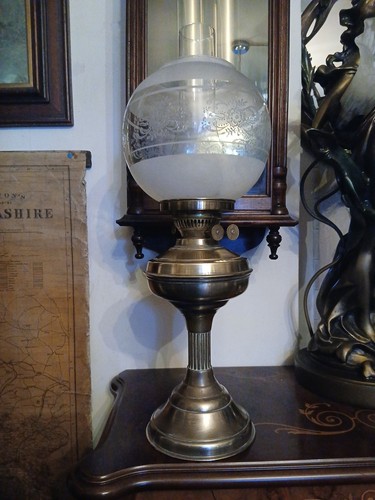 Vintage brass oil lamp with - oil,