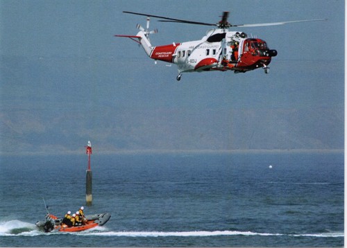 Sandown lifeboat with - (az65),